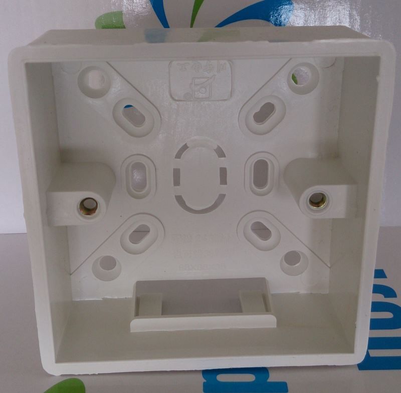 Коробка для накладного монтажа RTC — купить в Полевском