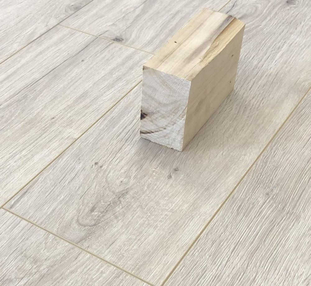 Ламинат "SunFloor" 8/33 4NV Дуб Эри 55 (1380*159*8 мм) — купить в Полевском