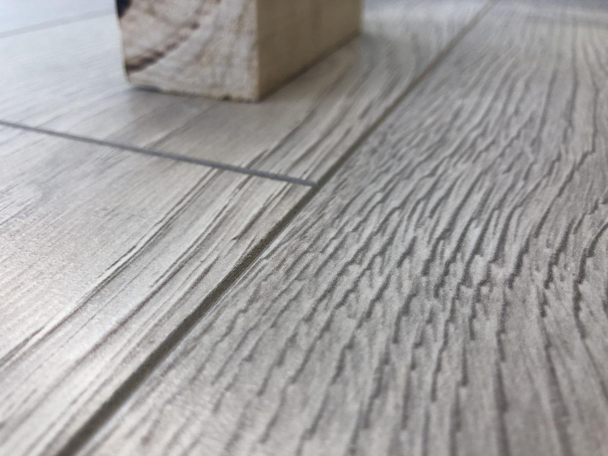 Ламинат "SunFloor" 8/32 4V Дуб Лайн 37 (1380*193*8 мм) — купить в Полевском